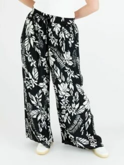 Marc Cain WS 81.15 W22 Pantalons 910 -Vêtements Soldes marc cain sports pantalon ws 81 15 w22 4